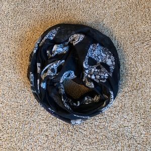 Black skull print infinity scarf